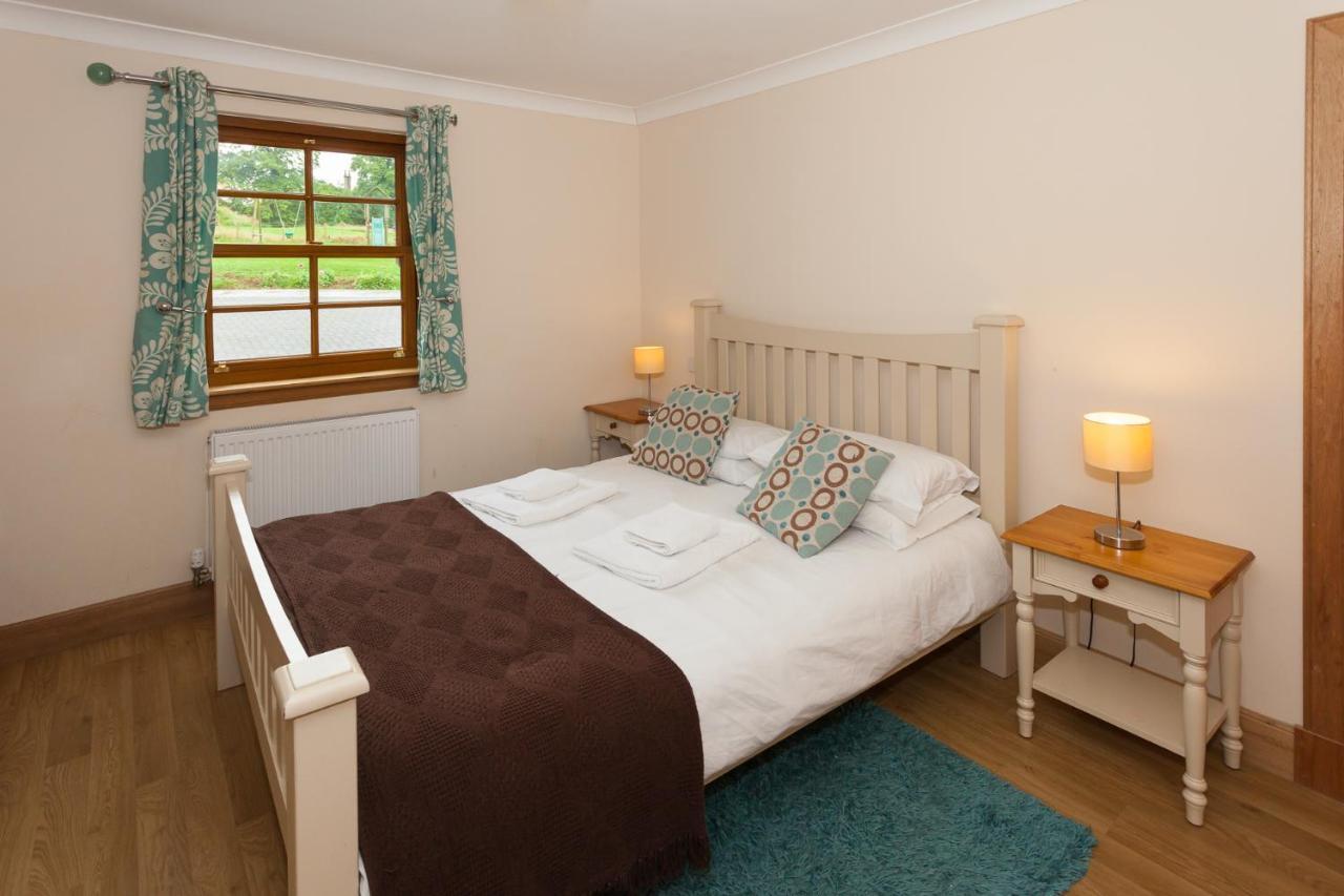 Honeysuckle Cottage At Williamscraig Holiday Cottages Linlithgow Bagian luar foto